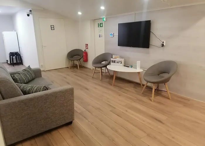 Tikka Хостел *